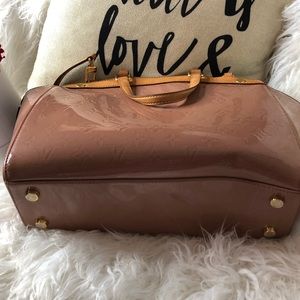 Authentic
Lv bag